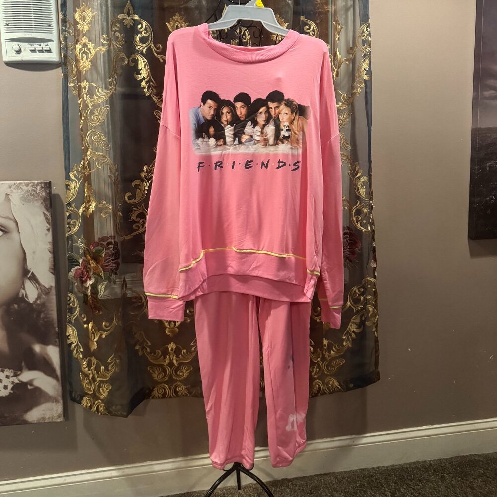 FRIENDS 2-piece set ~ m/l ~ NWT ~ rare